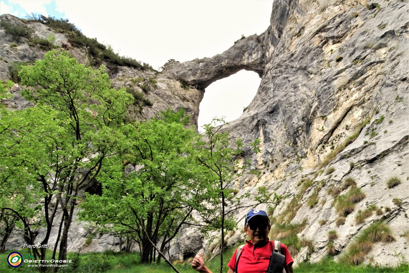 54 Arco di Pegherolo (1680 m), l'arco nella roccia .JPG